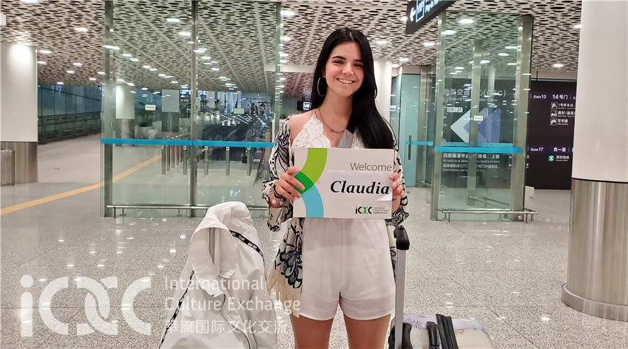 claudia.jpg claudia.jpg